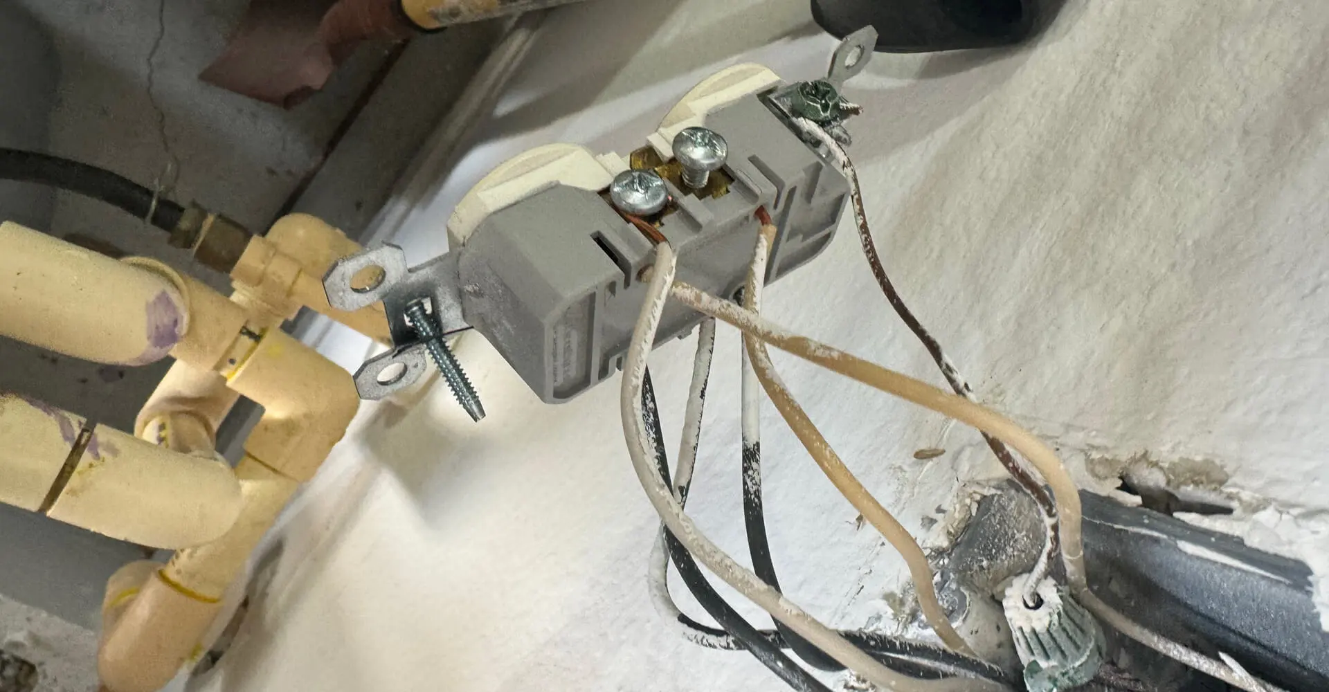 Home rewiring services for a receptacle in Pasco County FL the receptacle was wired incorrectly in this image